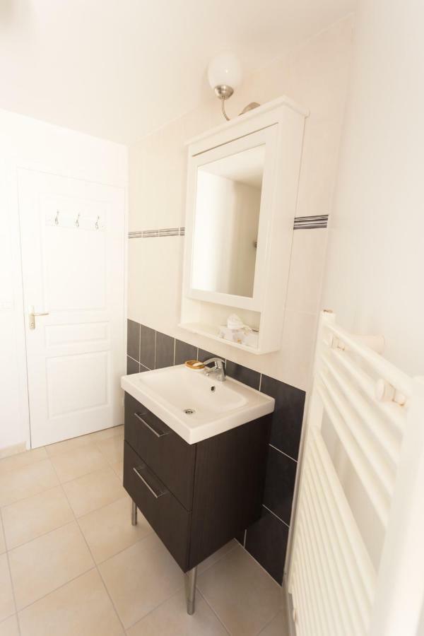 Appartement Spacieux Rochereau L'Isle-sur-la-Sorgue Exterior photo